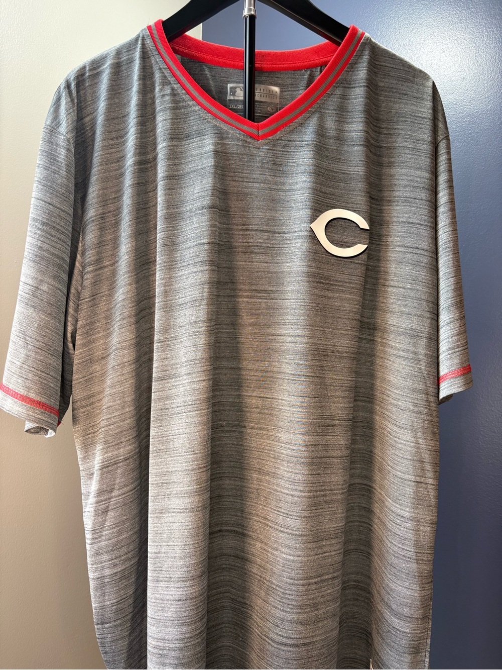 Genuine Merchandise Gray Heather V-Neck Cincinnati Reds Shirt with Red Trim